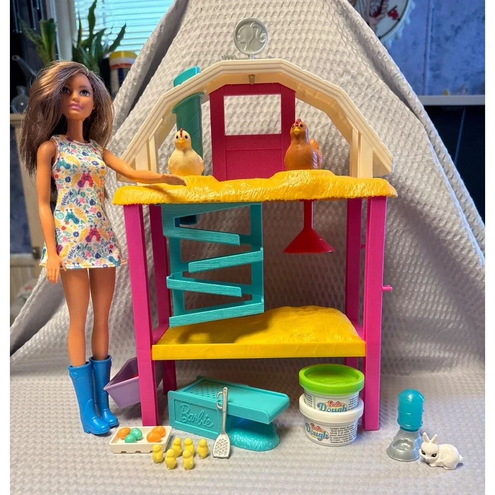Barbie Hatch & Gather Egg Farm Playset with Chicken Coop and Accessories